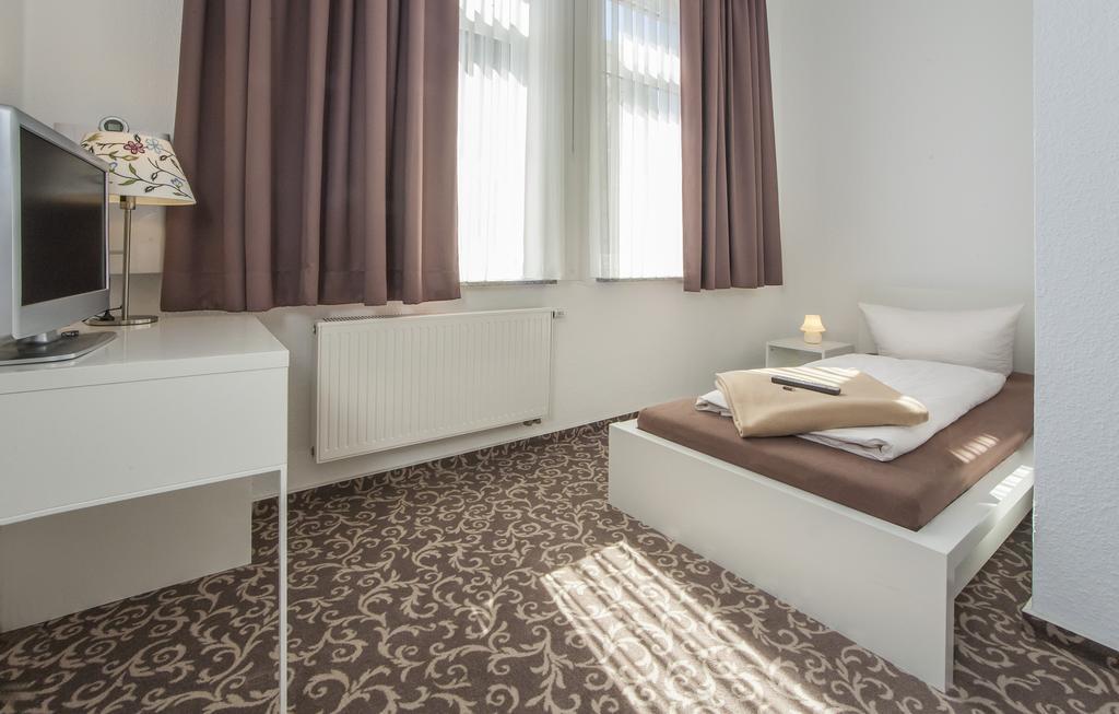 Pension Lok-Inn Walluf Rum bild