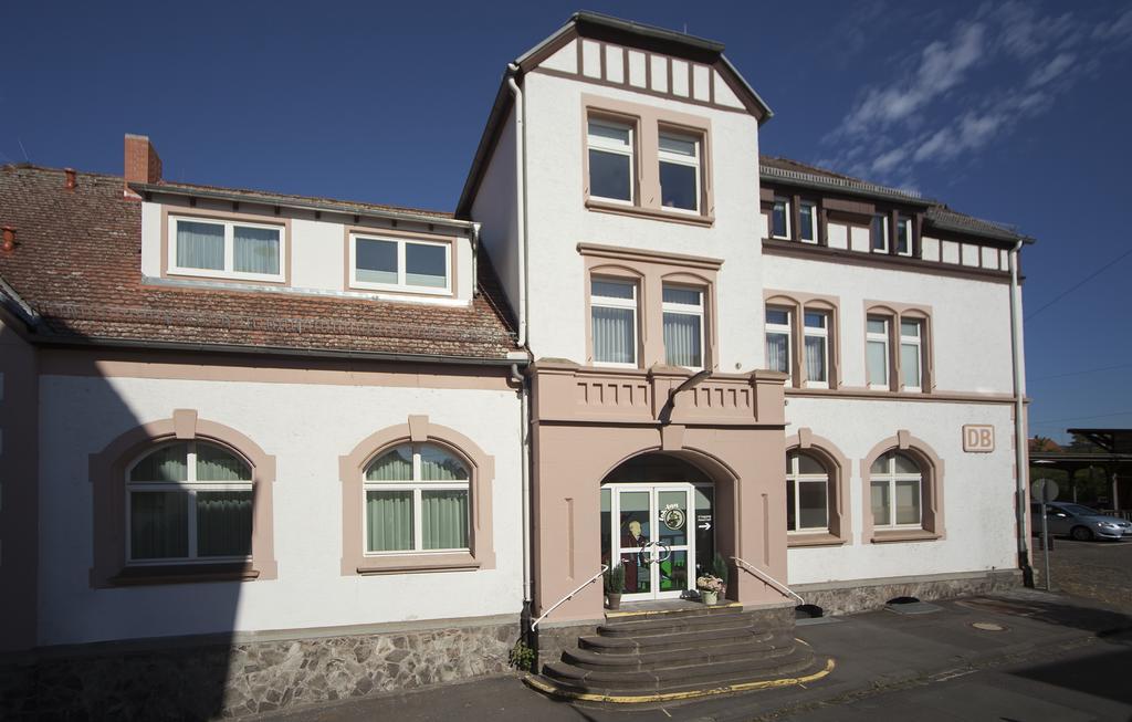 Pension Lok-Inn Walluf Exteriör bild