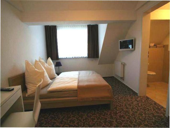 Pension Lok-Inn Walluf Rum bild